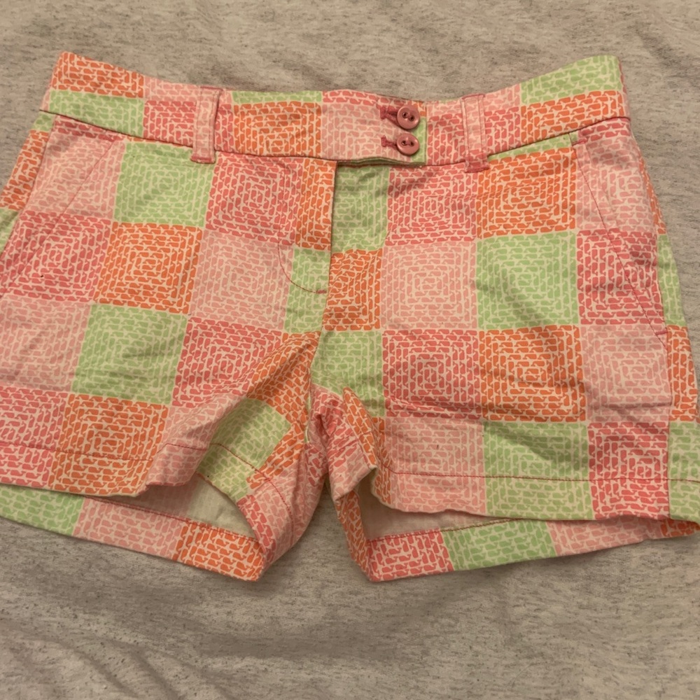 Vineyard Vines shorts